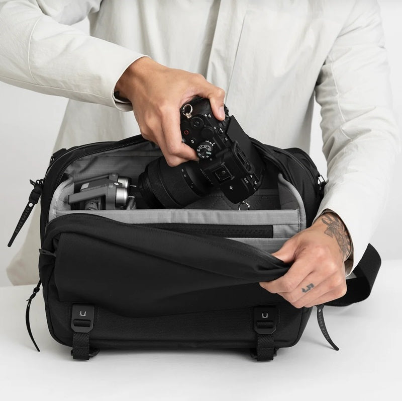 Black Ember : Grip-sling 12L Camera Insert