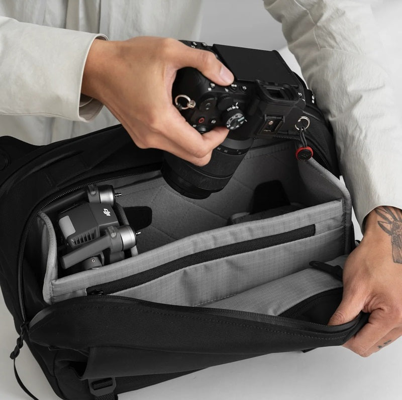 Black Ember : Grip-sling 12L Camera Insert