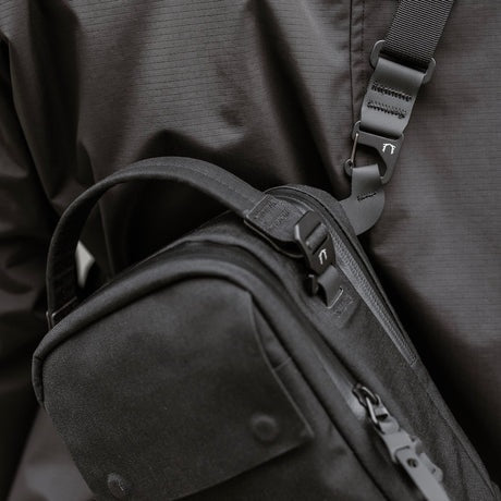 Black Ember : Kompak Jet Black