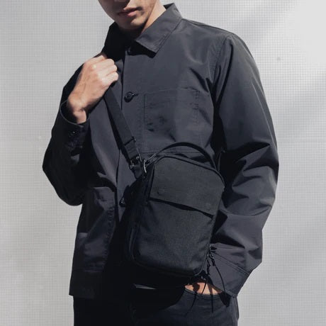 Black Ember : Kompak Jet Black