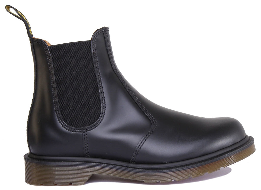 Dr Martens 2976 Unisex Classic Leather Chelsea Boot in Black Size 7.5 M
